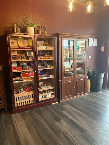 Alivana’s Cigar Lounge